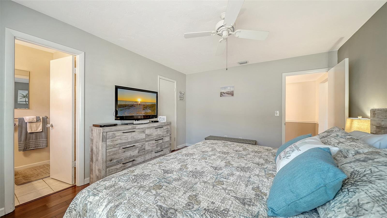 Image 22 of 66 For 2721 Riverbluff Place V-50