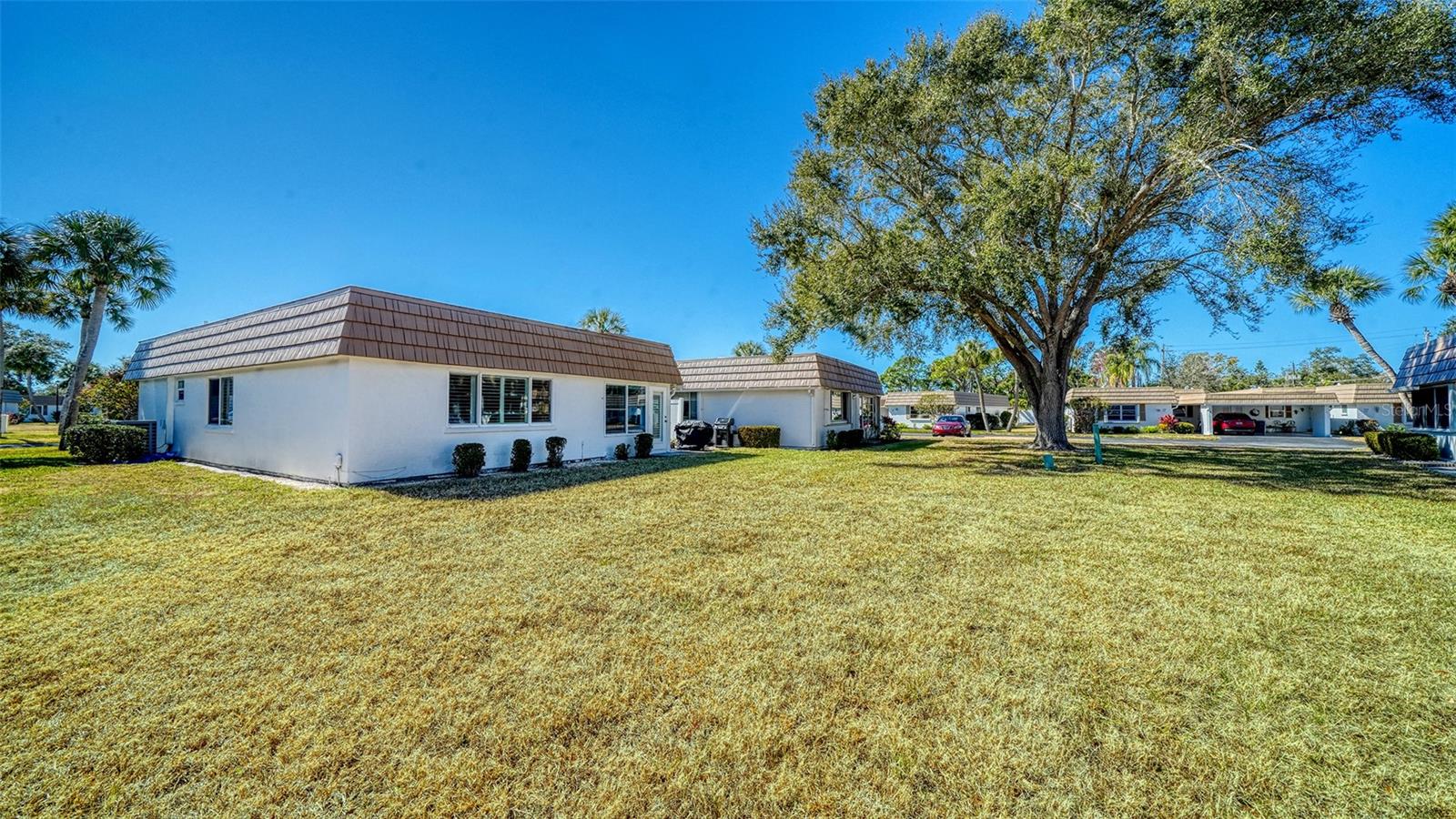 Image 28 of 66 For 2721 Riverbluff Place V-50