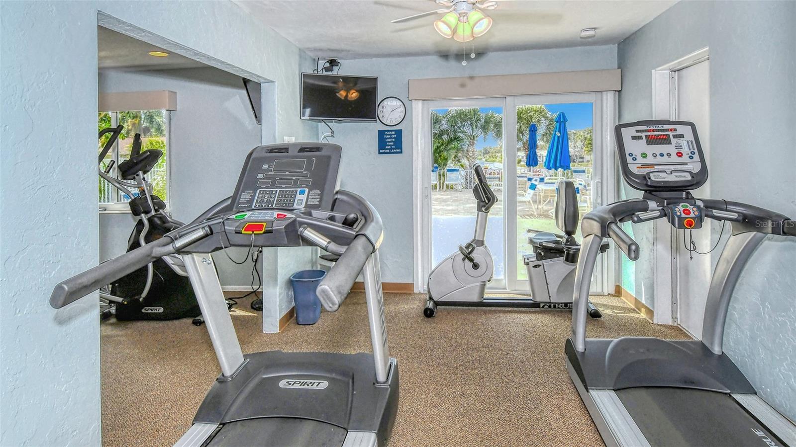 Image 41 of 66 For 2721 Riverbluff Place V-50