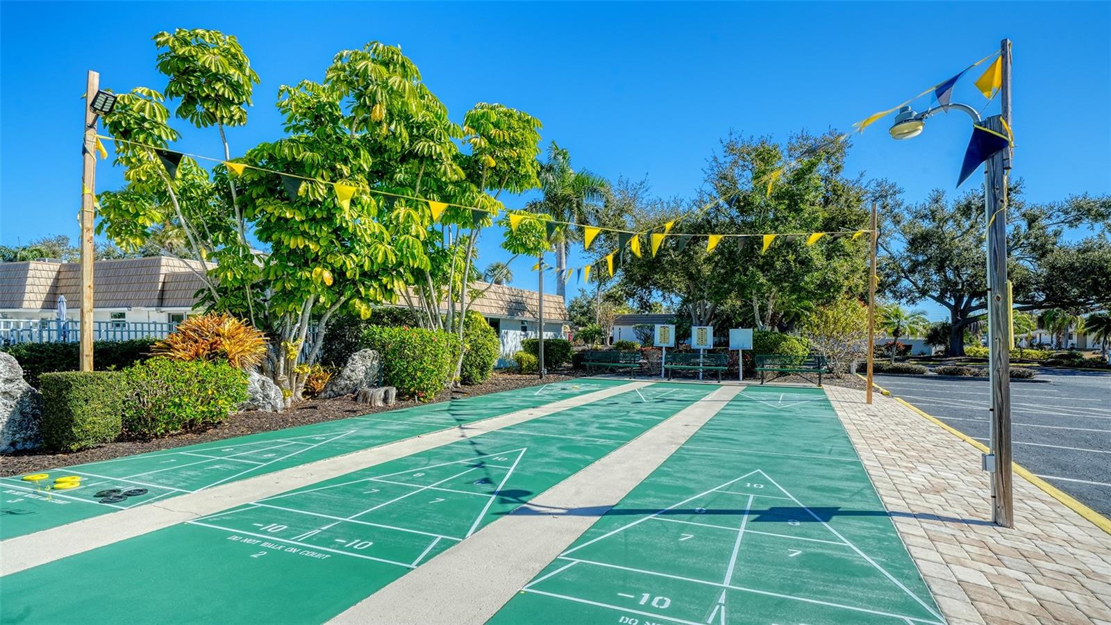 Image 49 of 66 For 2721 Riverbluff Place V-50