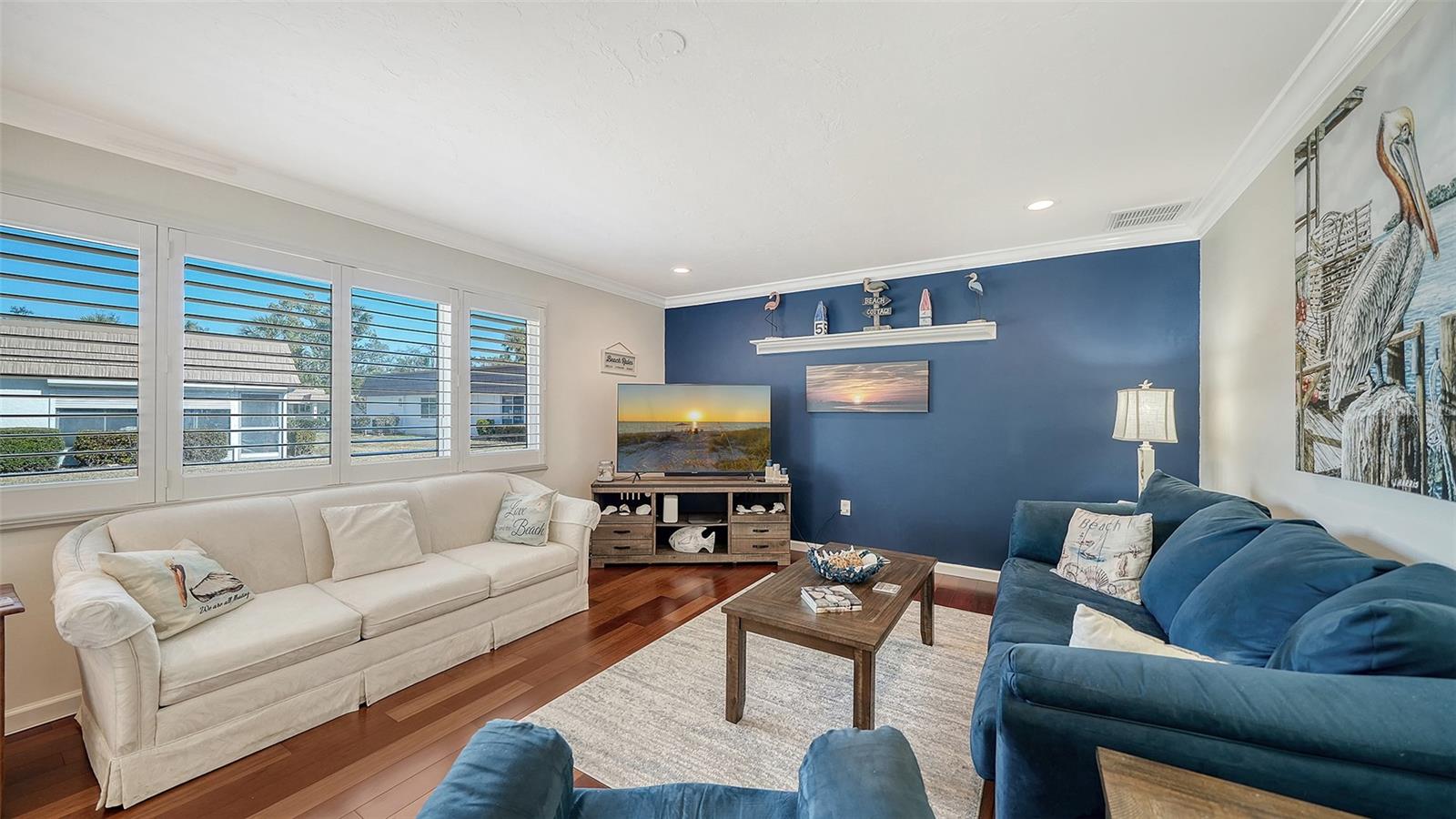 Image 5 of 66 For 2721 Riverbluff Place V-50