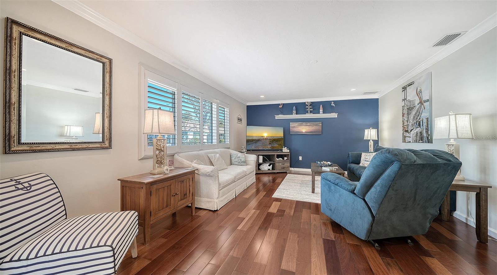 Image 6 of 66 For 2721 Riverbluff Place V-50