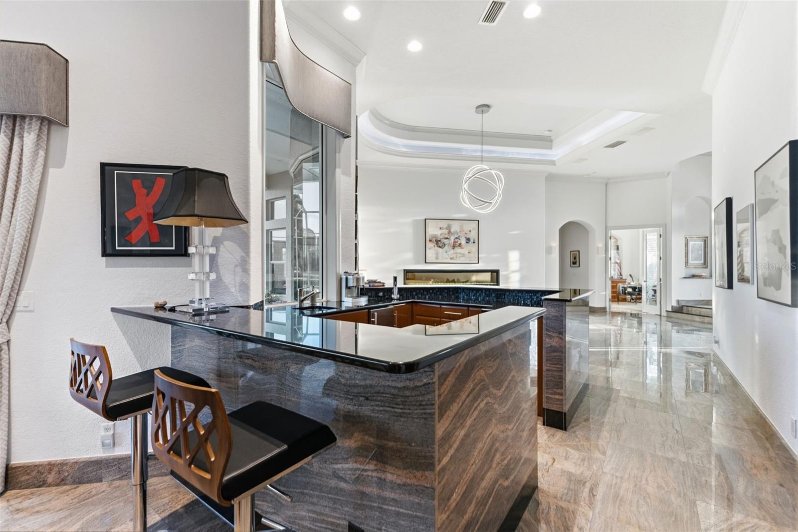 Listing photo id 8 for 530 Mac Ewen Drive