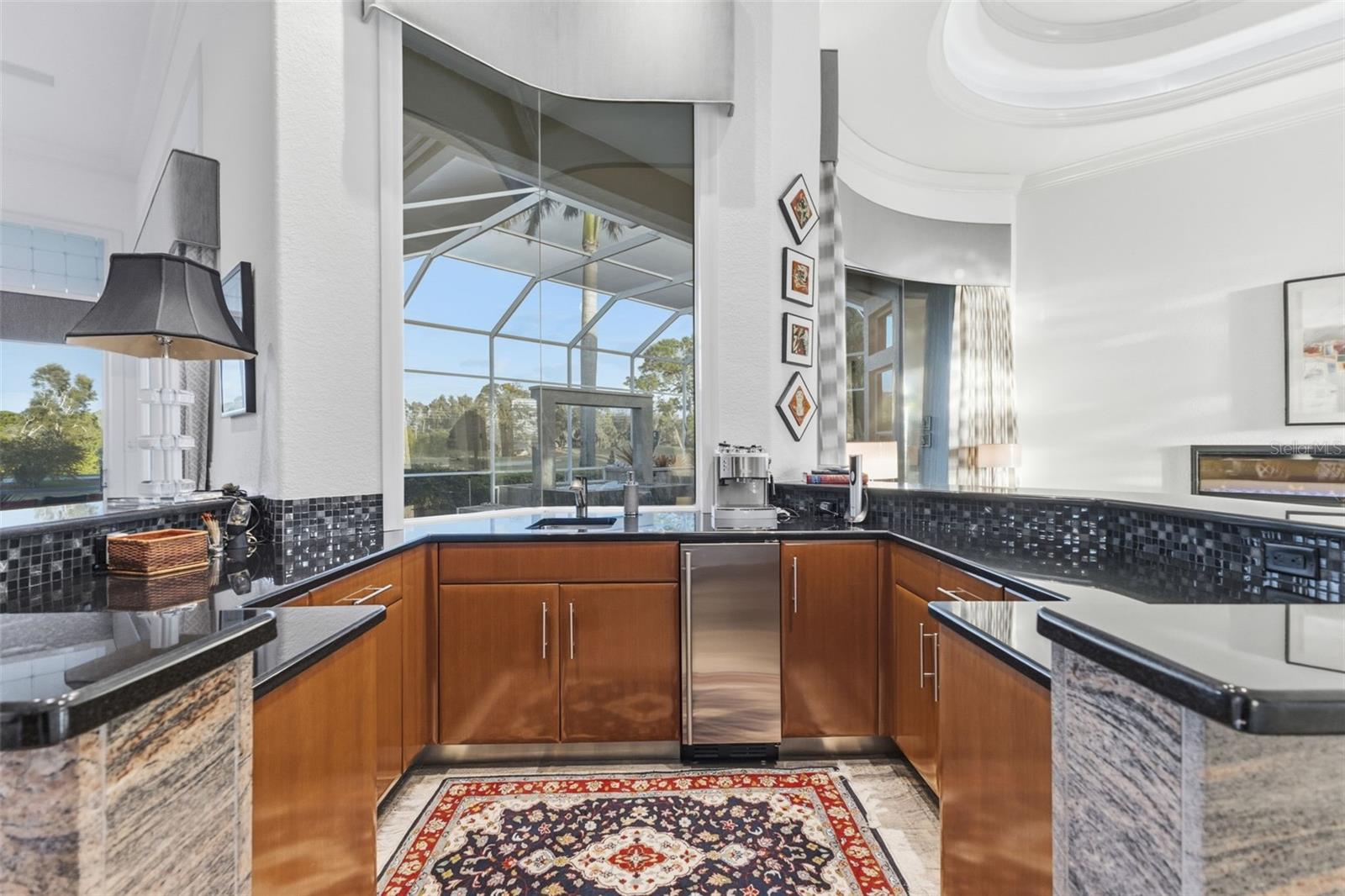 Listing photo id 9 for 530 Mac Ewen Drive