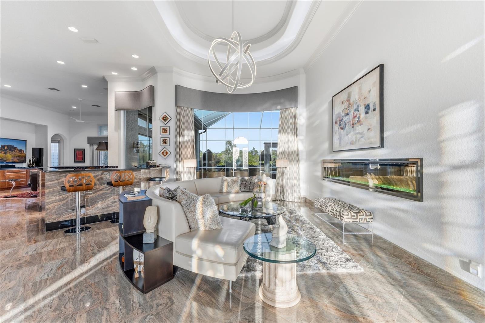 Listing photo id 14 for 530 Mac Ewen Drive