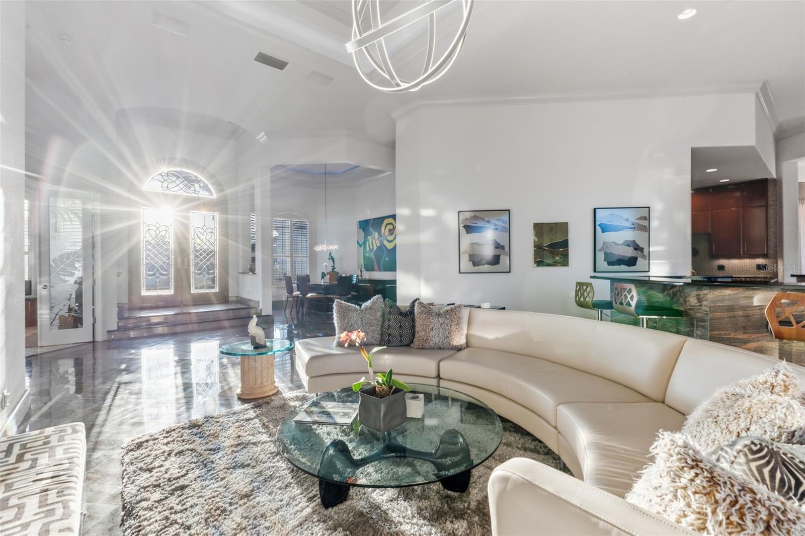 Listing photo id 17 for 530 Mac Ewen Drive