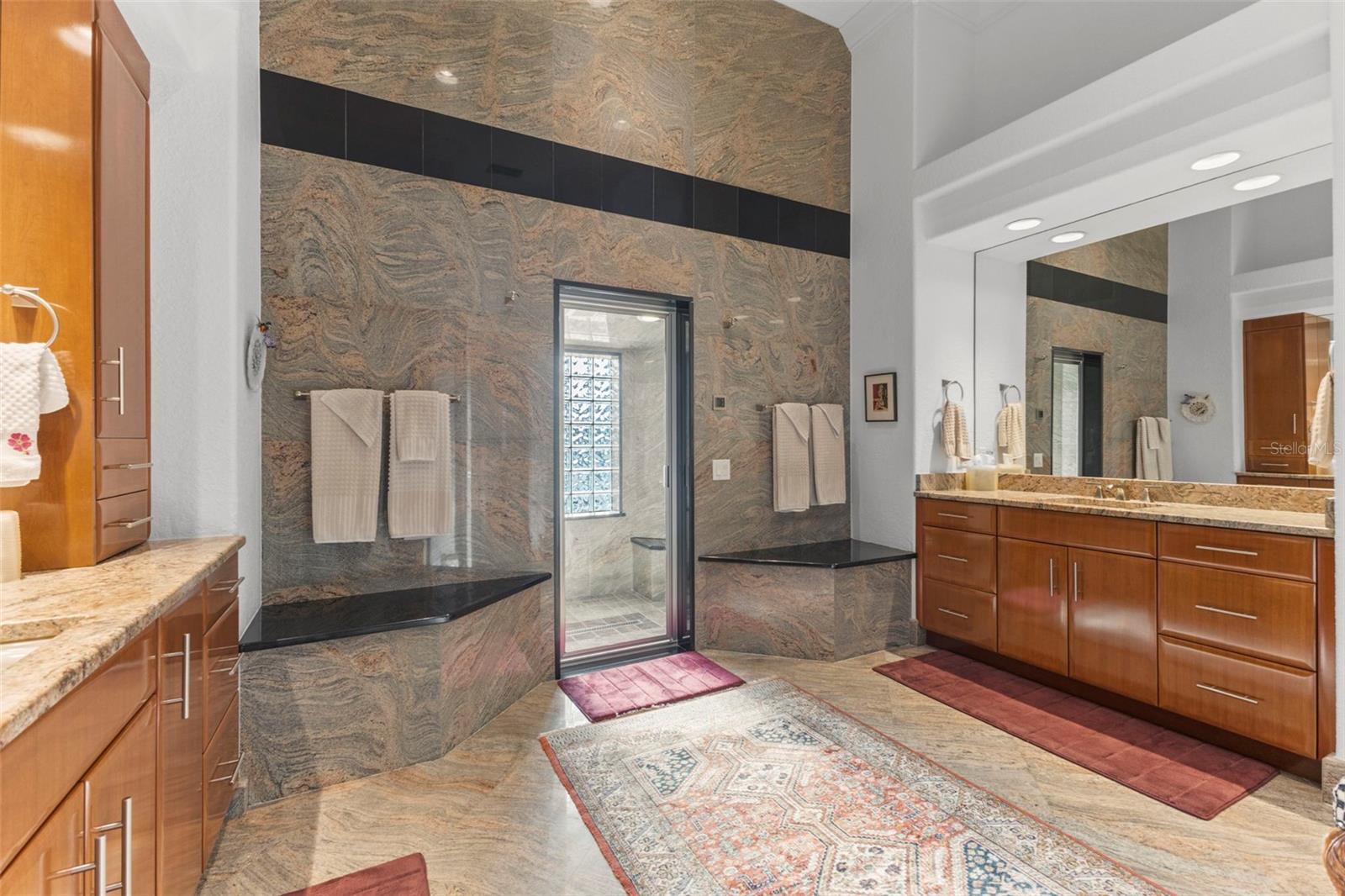 Listing photo id 24 for 530 Mac Ewen Drive