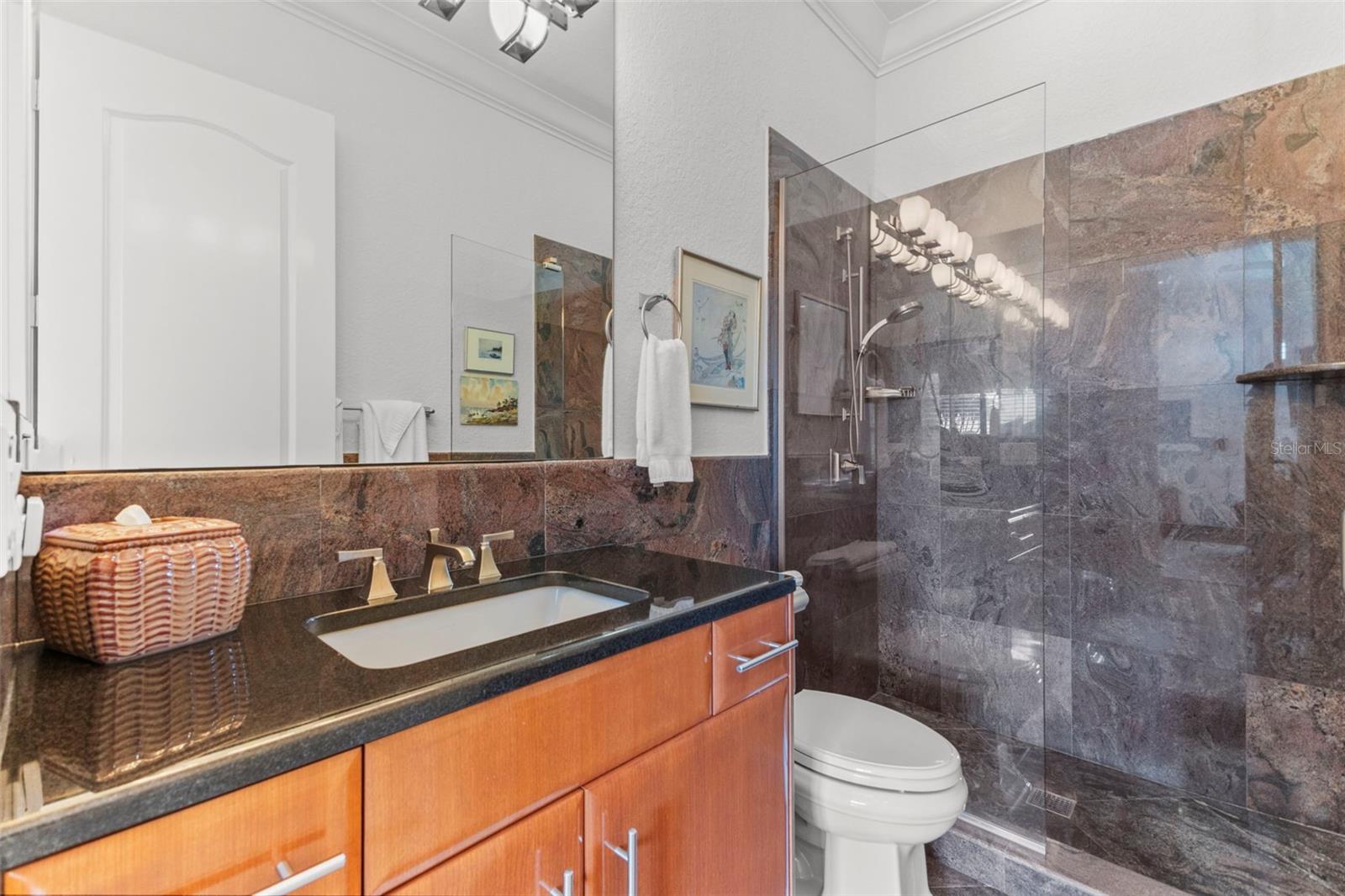 Listing photo id 29 for 530 Mac Ewen Drive