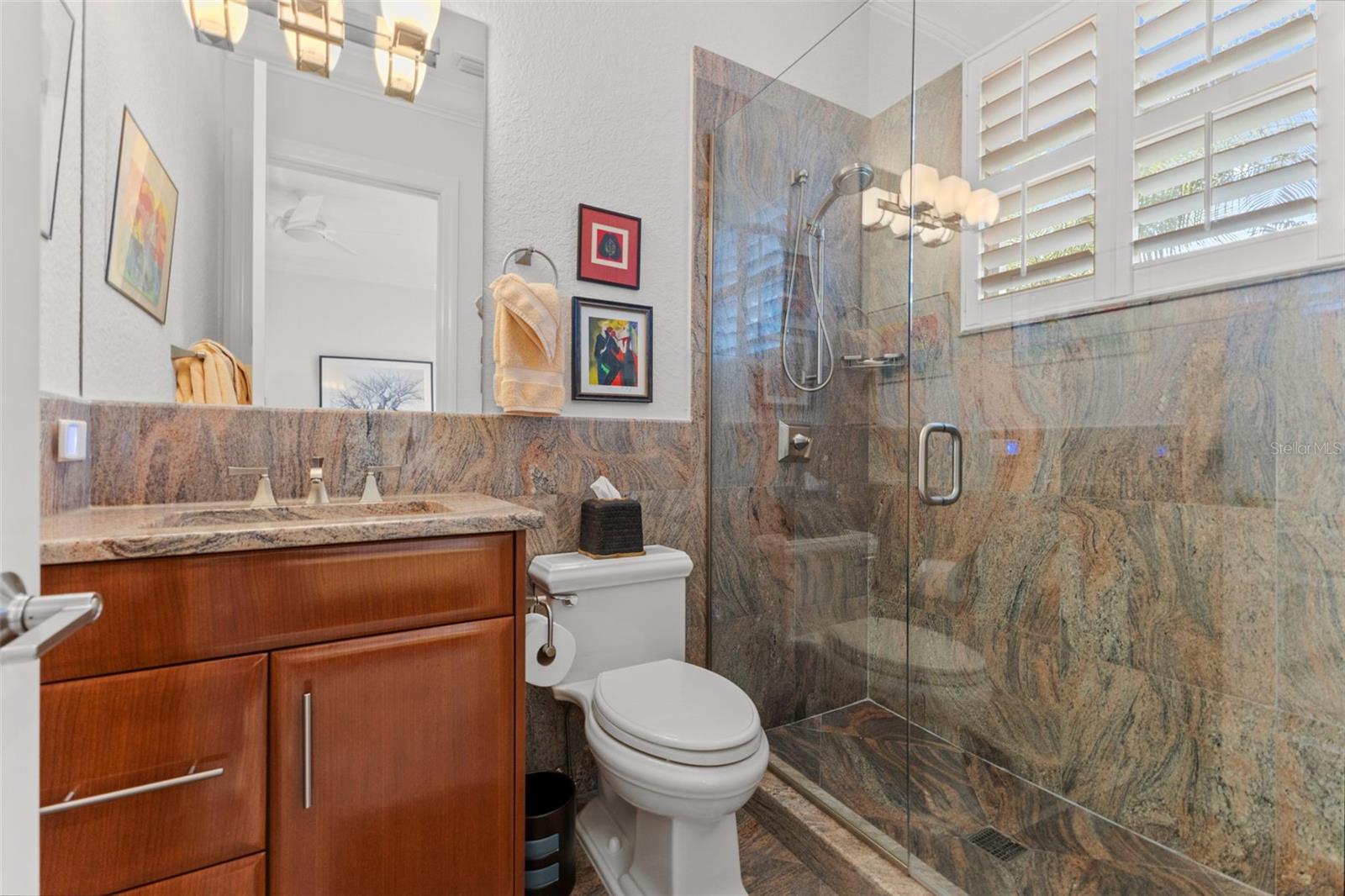 Listing photo id 31 for 530 Mac Ewen Drive