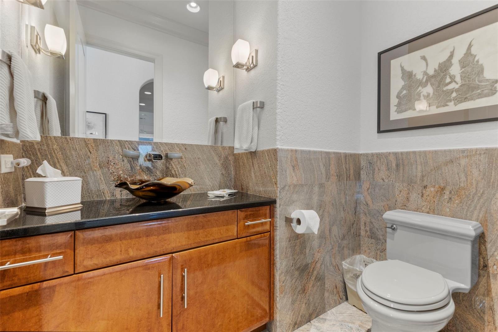 Listing photo id 34 for 530 Mac Ewen Drive