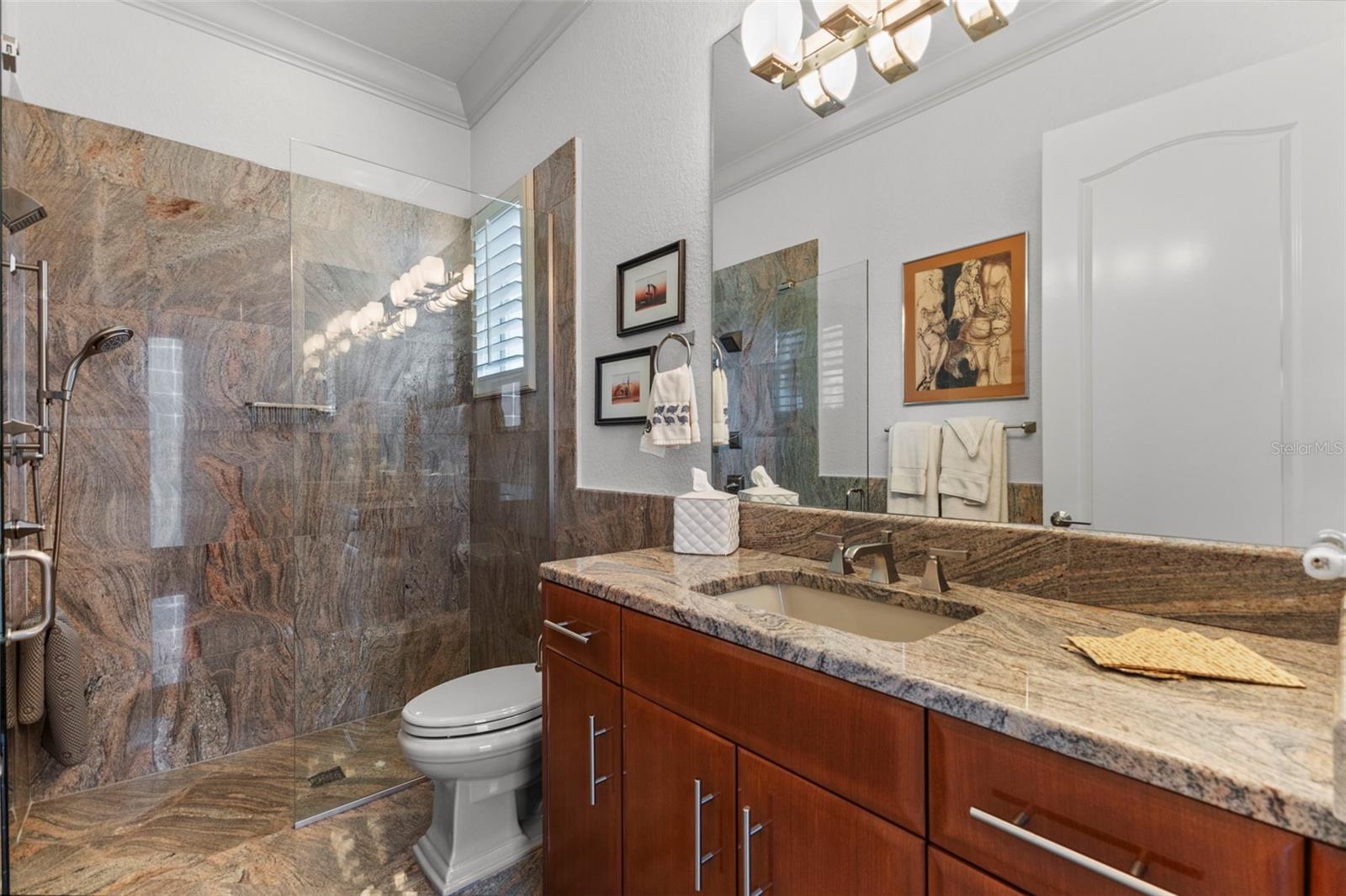 Listing photo id 36 for 530 Mac Ewen Drive