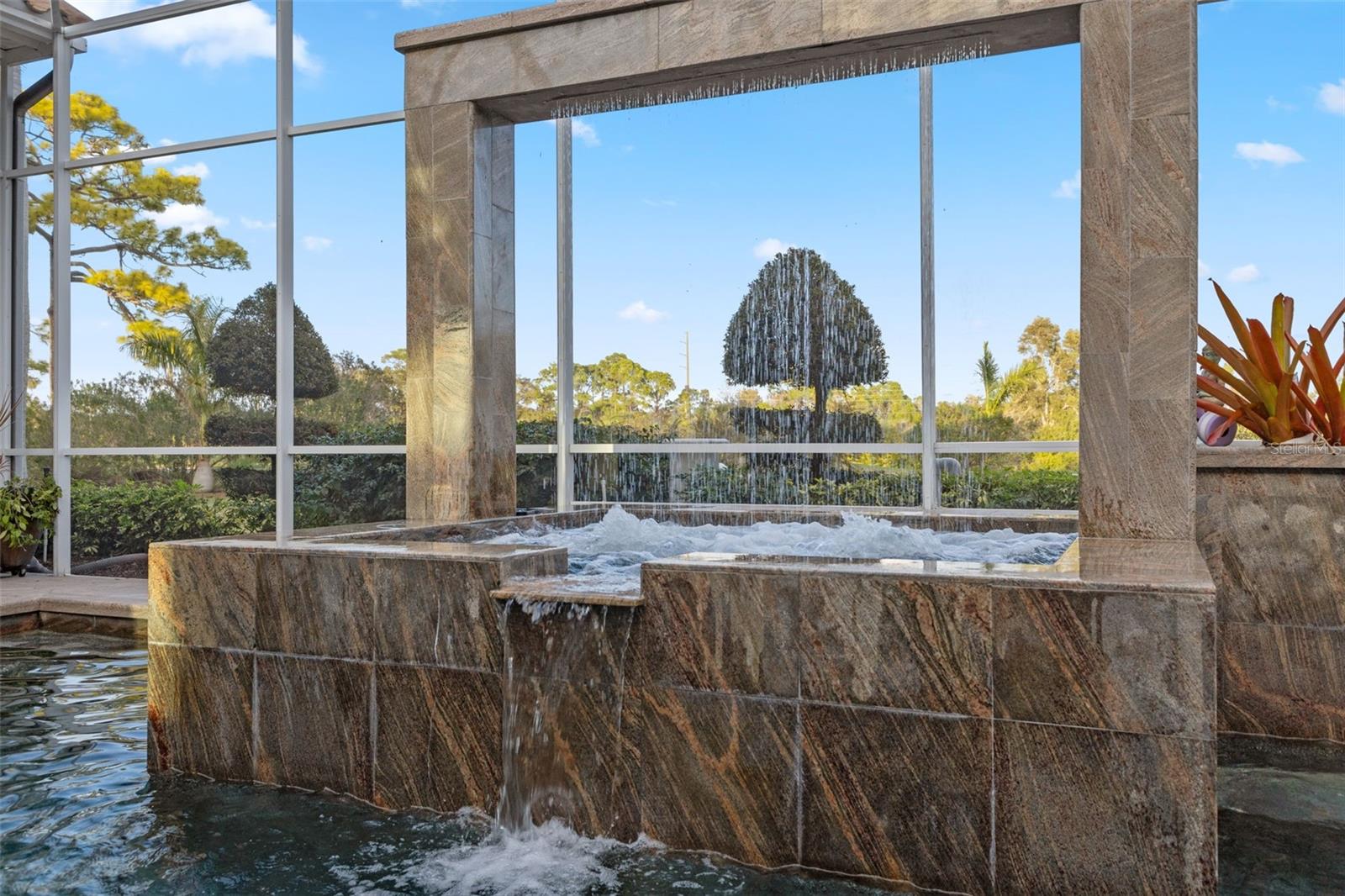 Listing photo id 50 for 530 Mac Ewen Drive