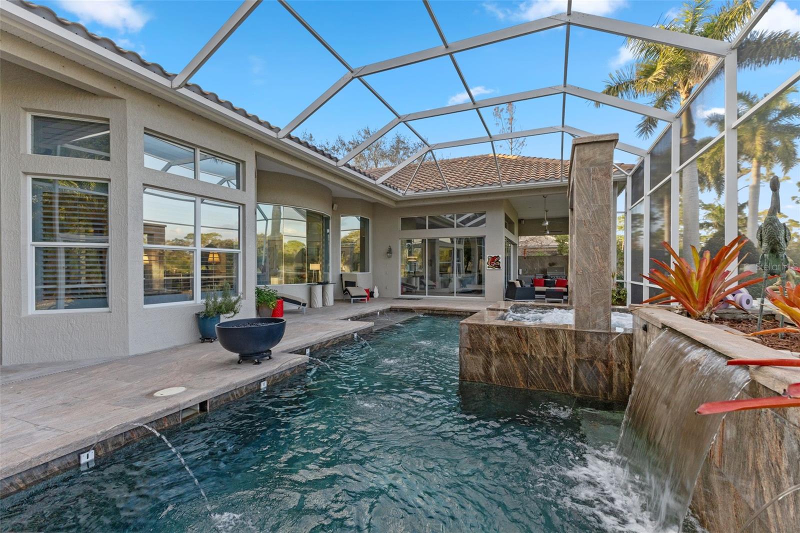 Listing photo id 52 for 530 Mac Ewen Drive