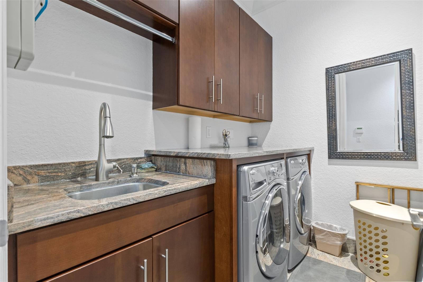 Listing photo id 55 for 530 Mac Ewen Drive