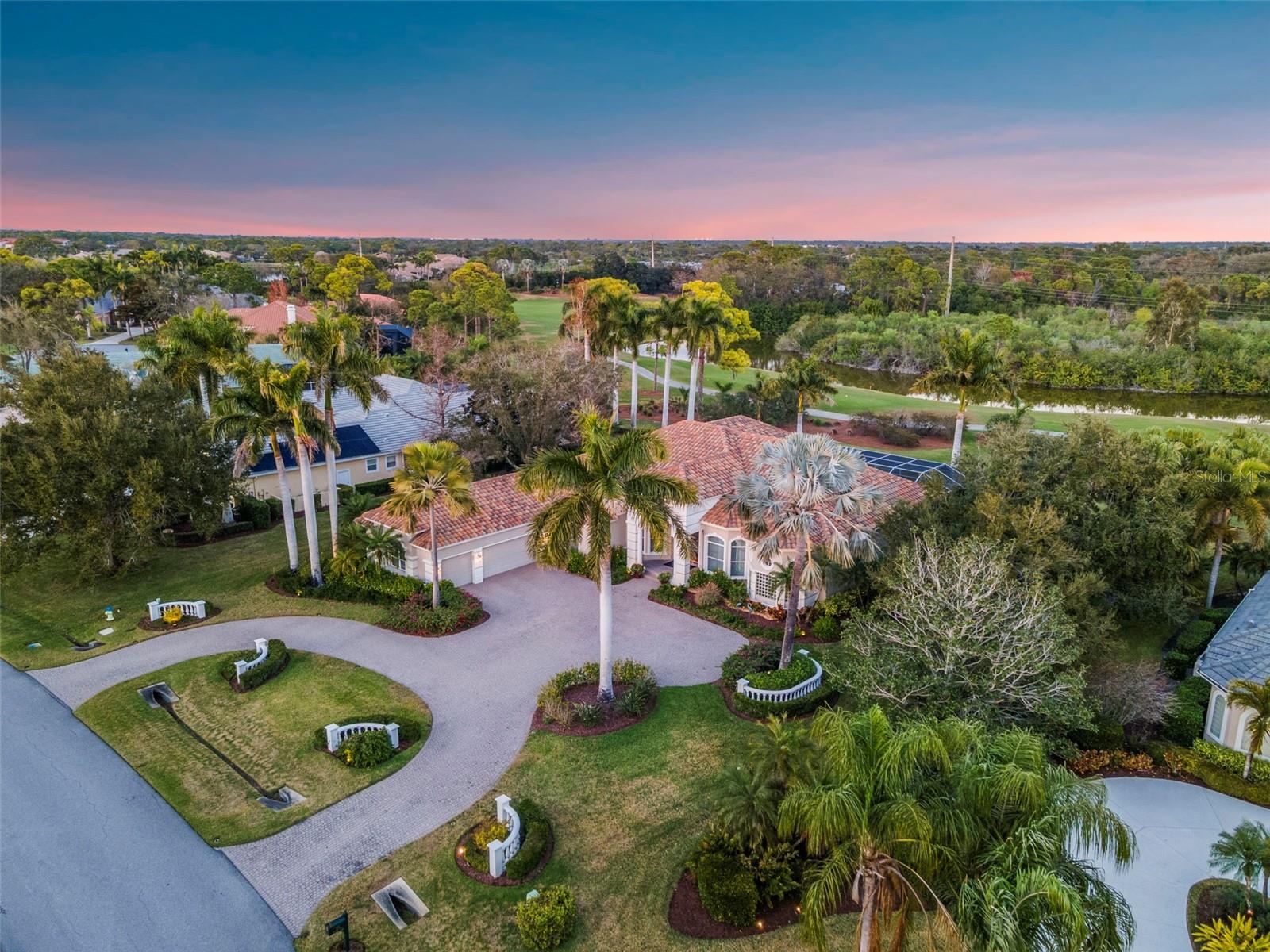 Listing photo id 57 for 530 Mac Ewen Drive