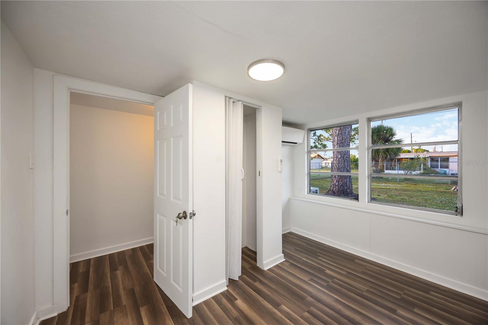 Image 22 of 47 For 306 Langsner Street