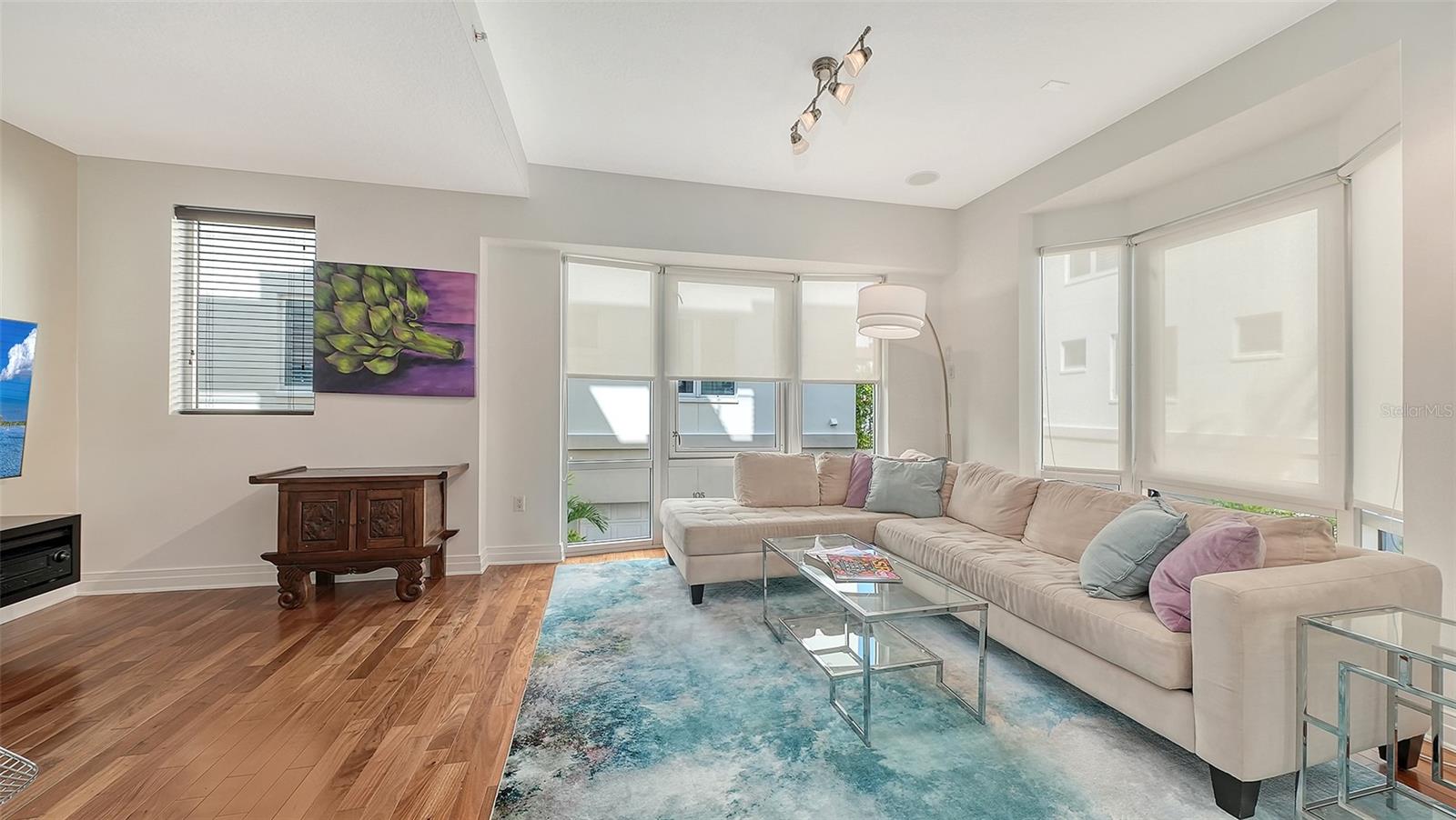 Image 14 of 48 For 235 Cocoanut Avenue 113c