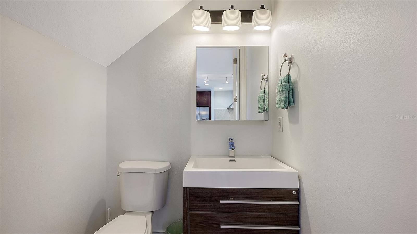 Image 17 of 48 For 235 Cocoanut Avenue 113c