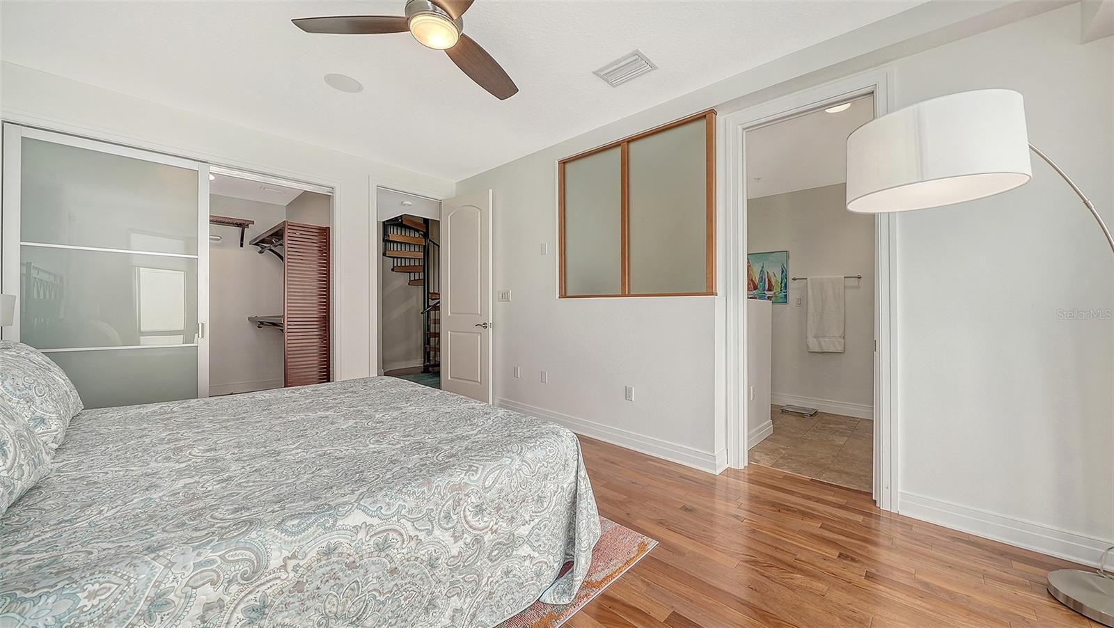 Image 21 of 48 For 235 Cocoanut Avenue 113c