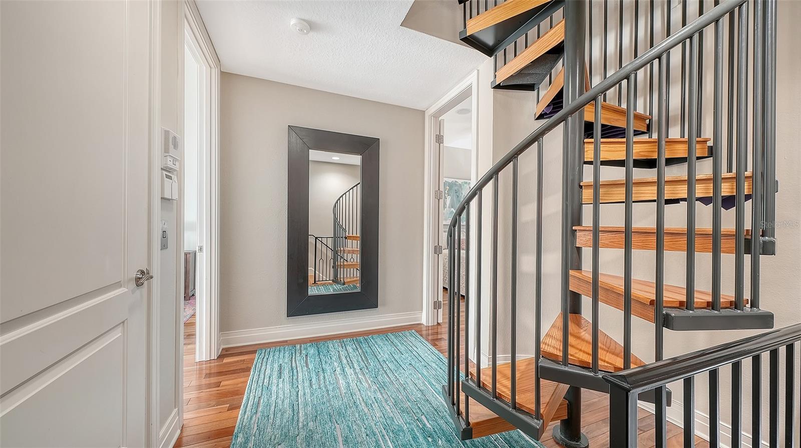 Image 29 of 48 For 235 Cocoanut Avenue 113c