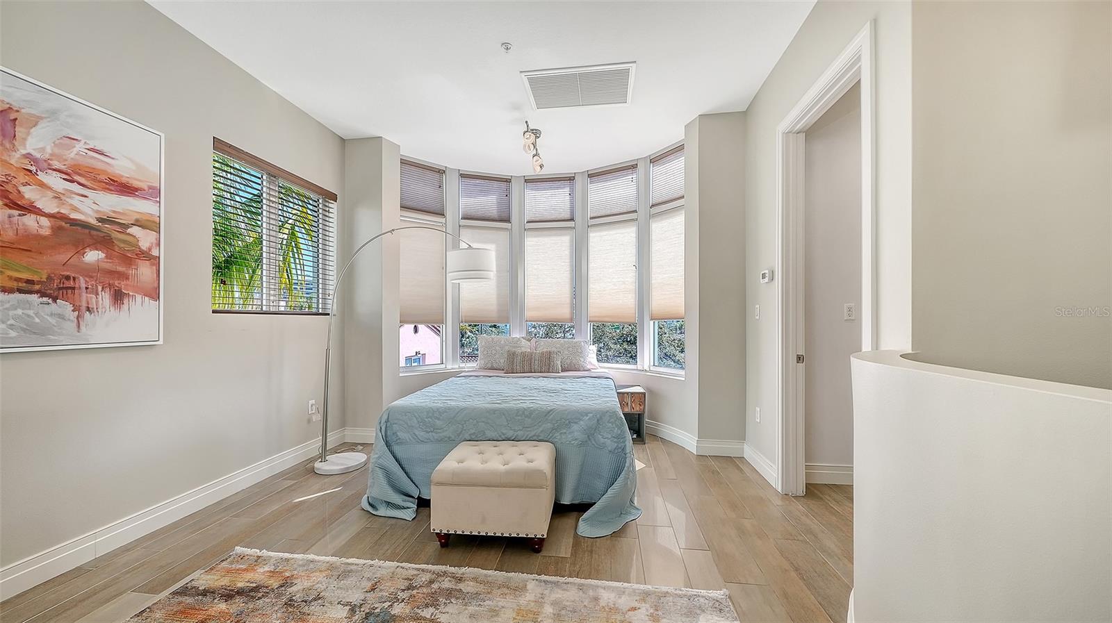 Image 30 of 48 For 235 Cocoanut Avenue 113c