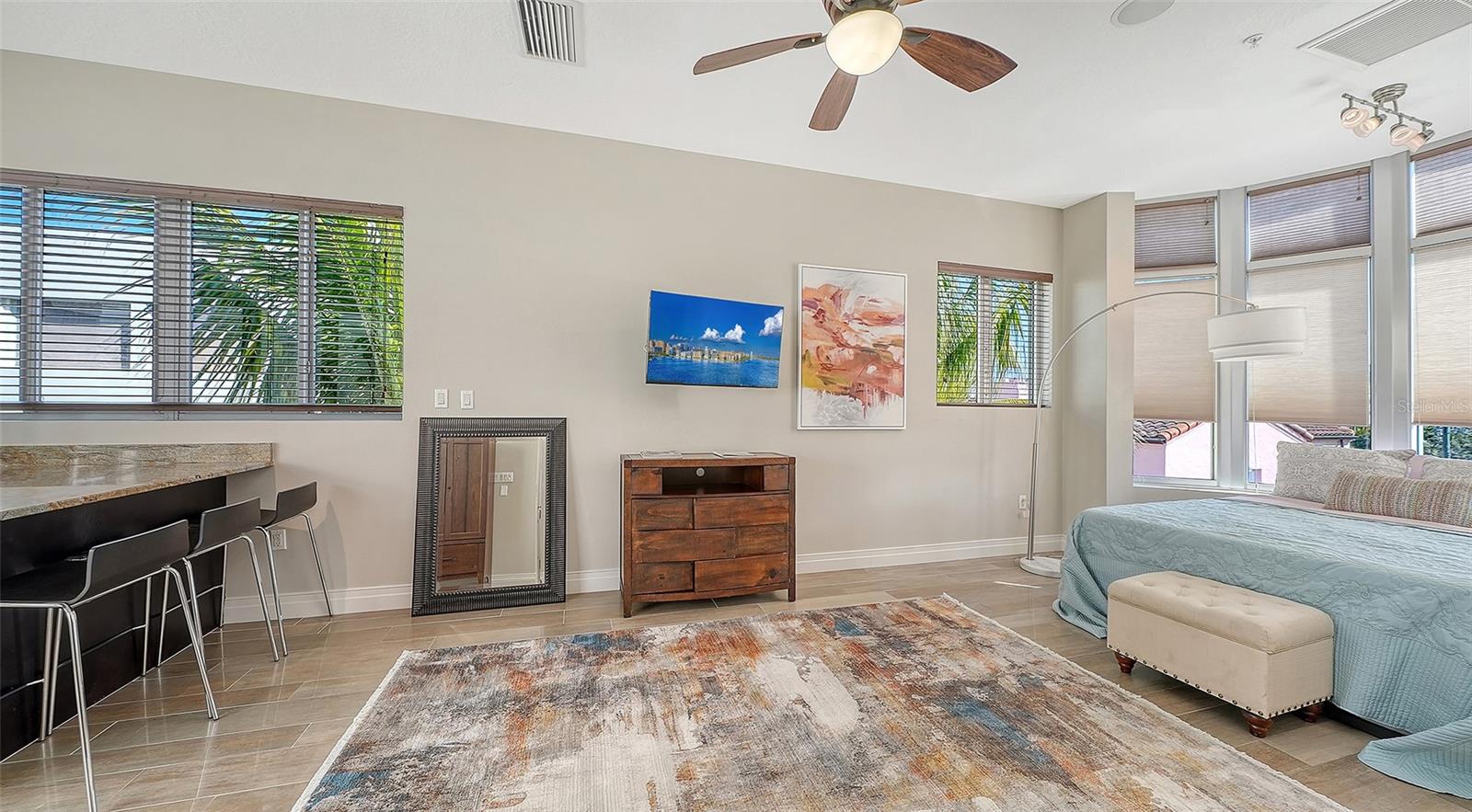 Image 31 of 48 For 235 Cocoanut Avenue 113c