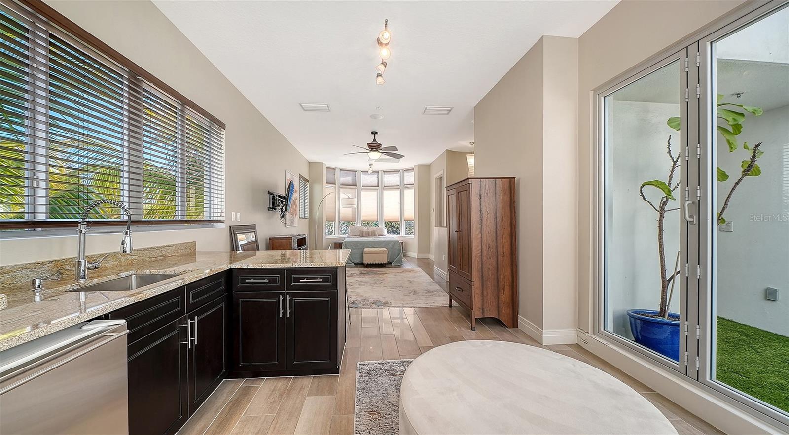 Image 32 of 48 For 235 Cocoanut Avenue 113c