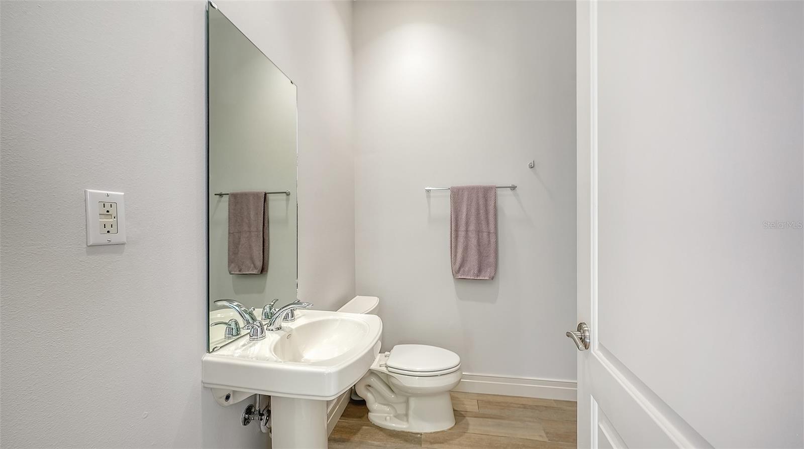 Image 35 of 48 For 235 Cocoanut Avenue 113c