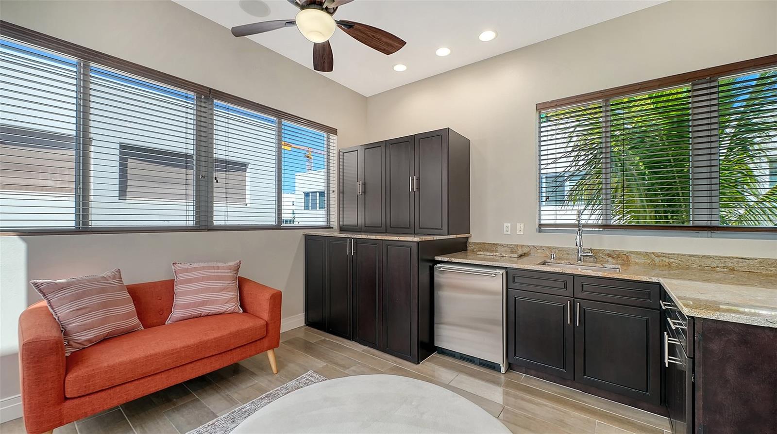 Image 37 of 48 For 235 Cocoanut Avenue 113c