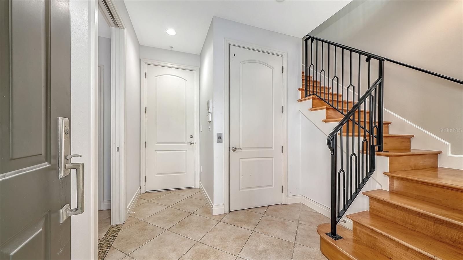 Image 4 of 48 For 235 Cocoanut Avenue 113c