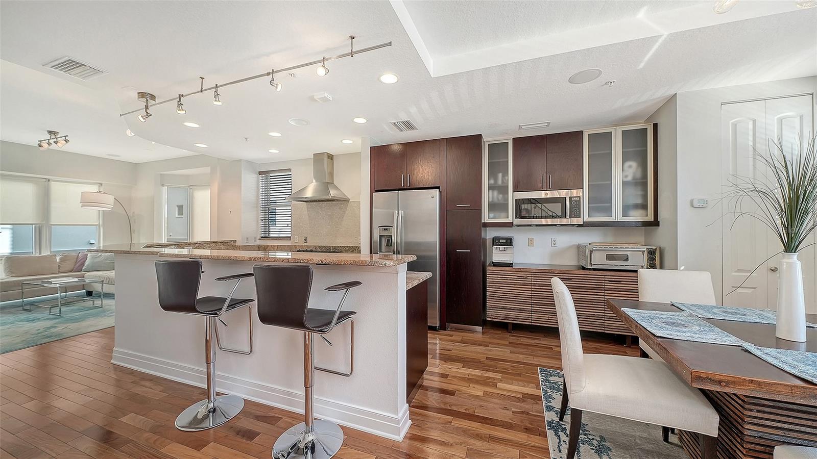 Image 8 of 48 For 235 Cocoanut Avenue 113c