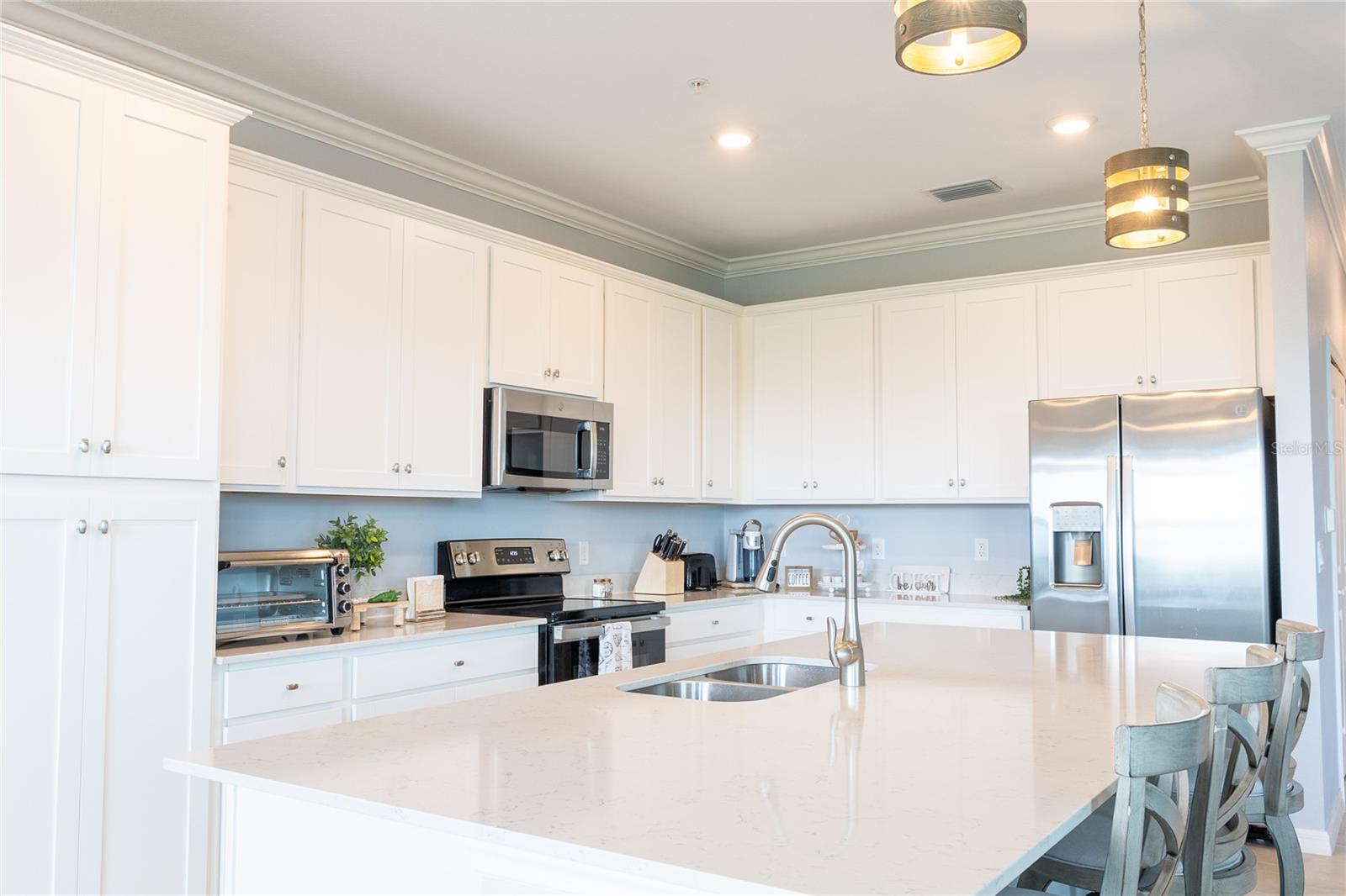 Image 4 of 21 For 17902 Gawthrop Drive 401