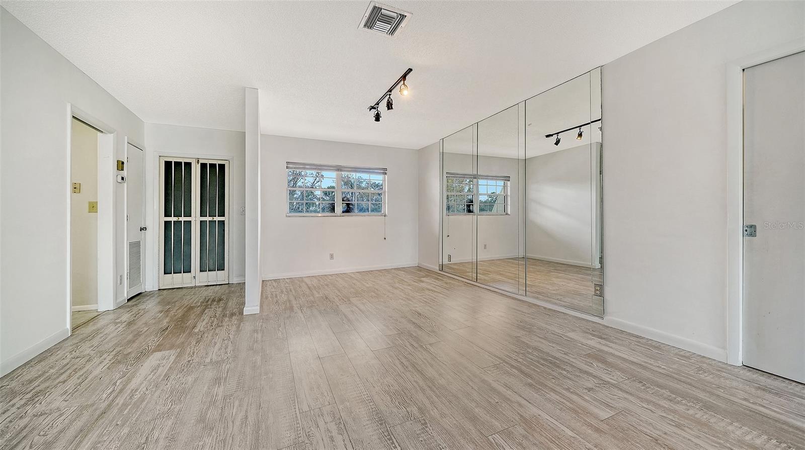 Image 16 of 79 For 7880 Palm Aire Lane 203