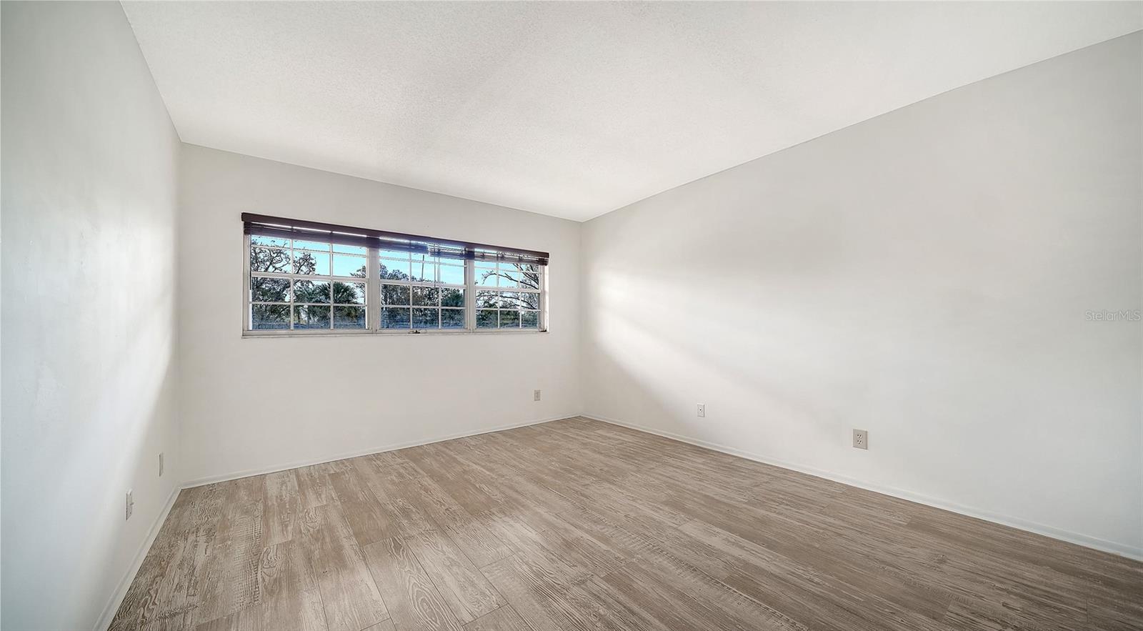 Image 33 of 79 For 7880 Palm Aire Lane 203