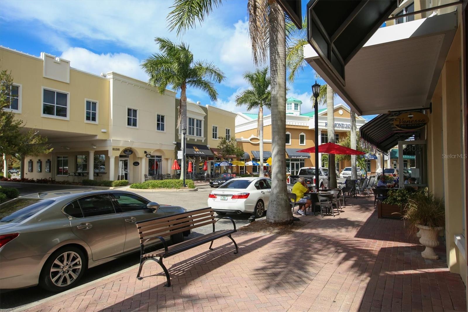 Image 36 of 39 For 7908 Treesdale Glen