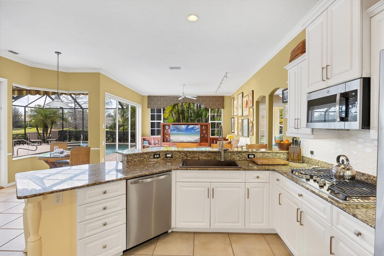 Image 9 of 39 For 7908 Treesdale Glen