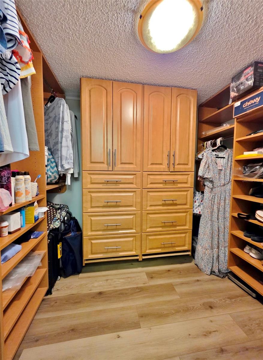 Image 13 of 76 For 4570 Pinebrook Circle 208