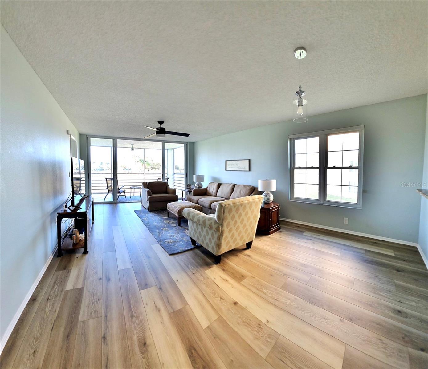 Image 21 of 76 For 4570 Pinebrook Circle 208