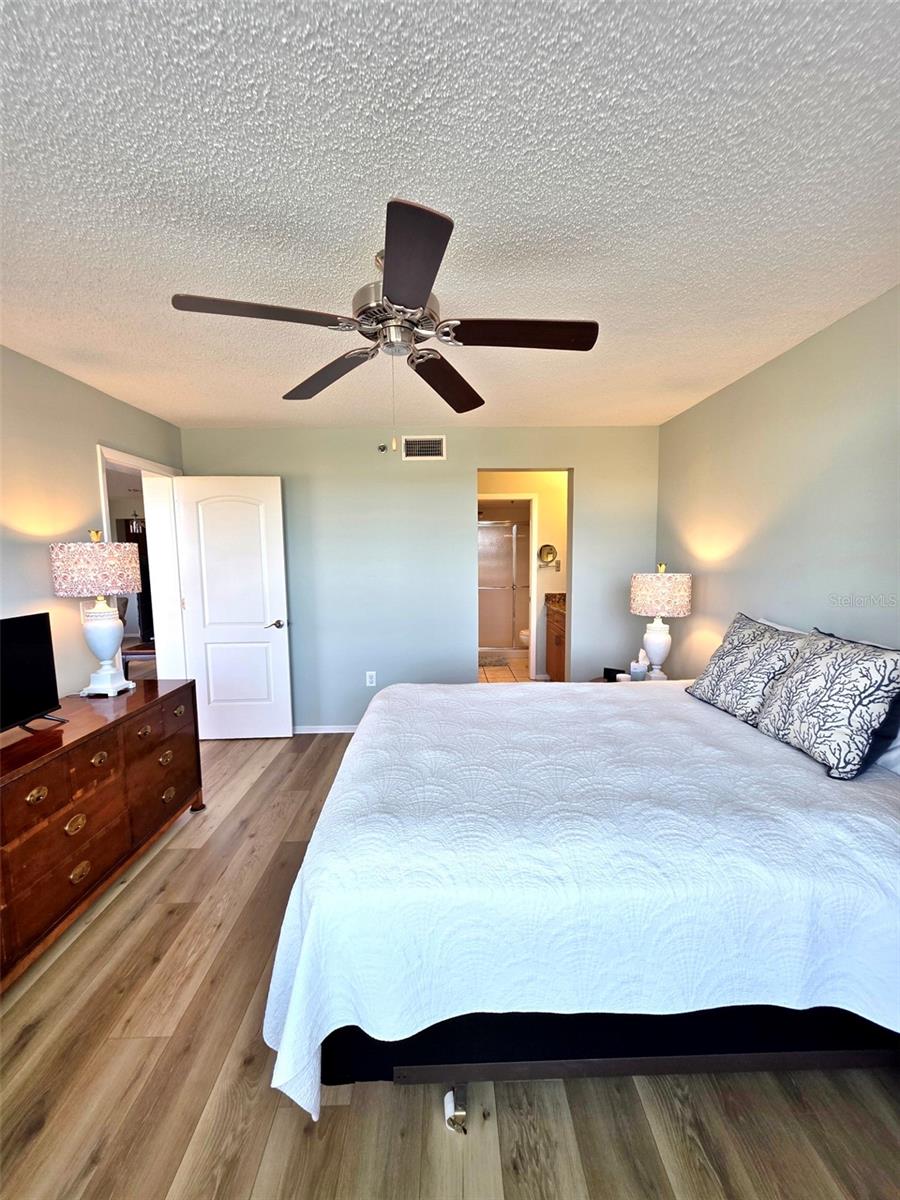 Image 8 of 76 For 4570 Pinebrook Circle 208