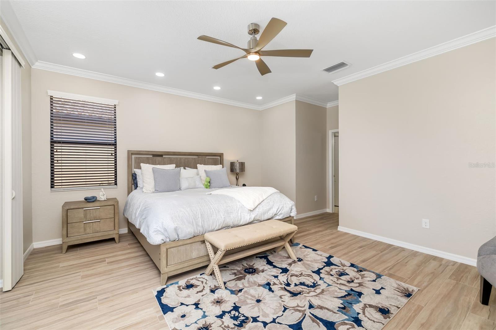 Image 26 of 80 For 6462 Willowshire Way