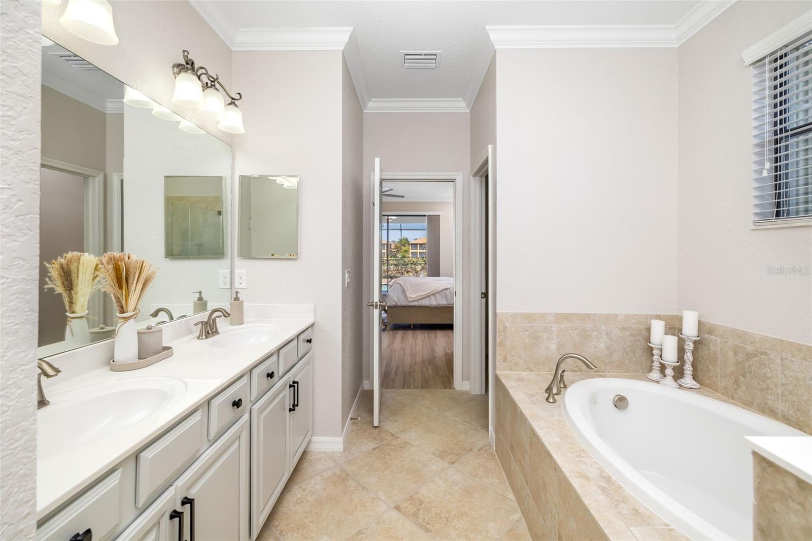 Image 33 of 80 For 6462 Willowshire Way