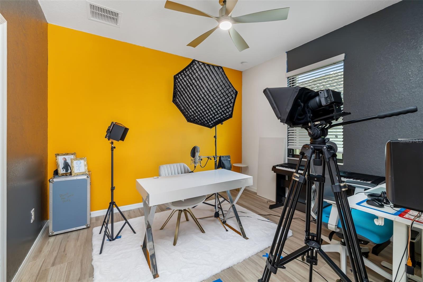 Image 43 of 80 For 6462 Willowshire Way