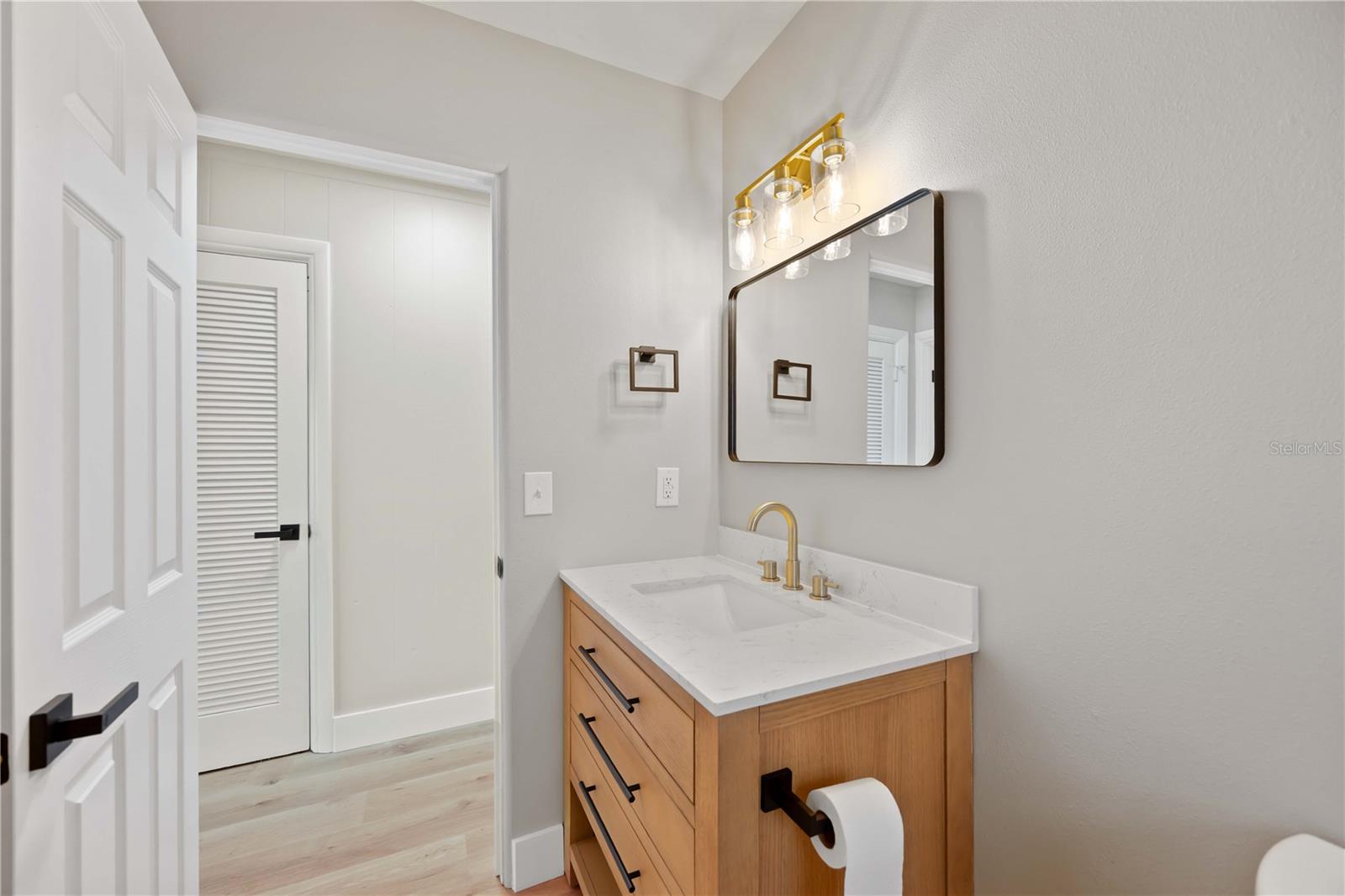 Image 27 of 44 For 2770 Wood Street