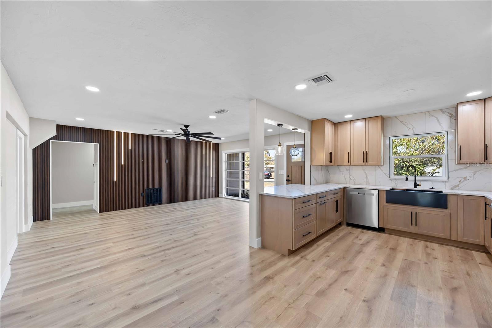 Image 3 of 44 For 2770 Wood Street