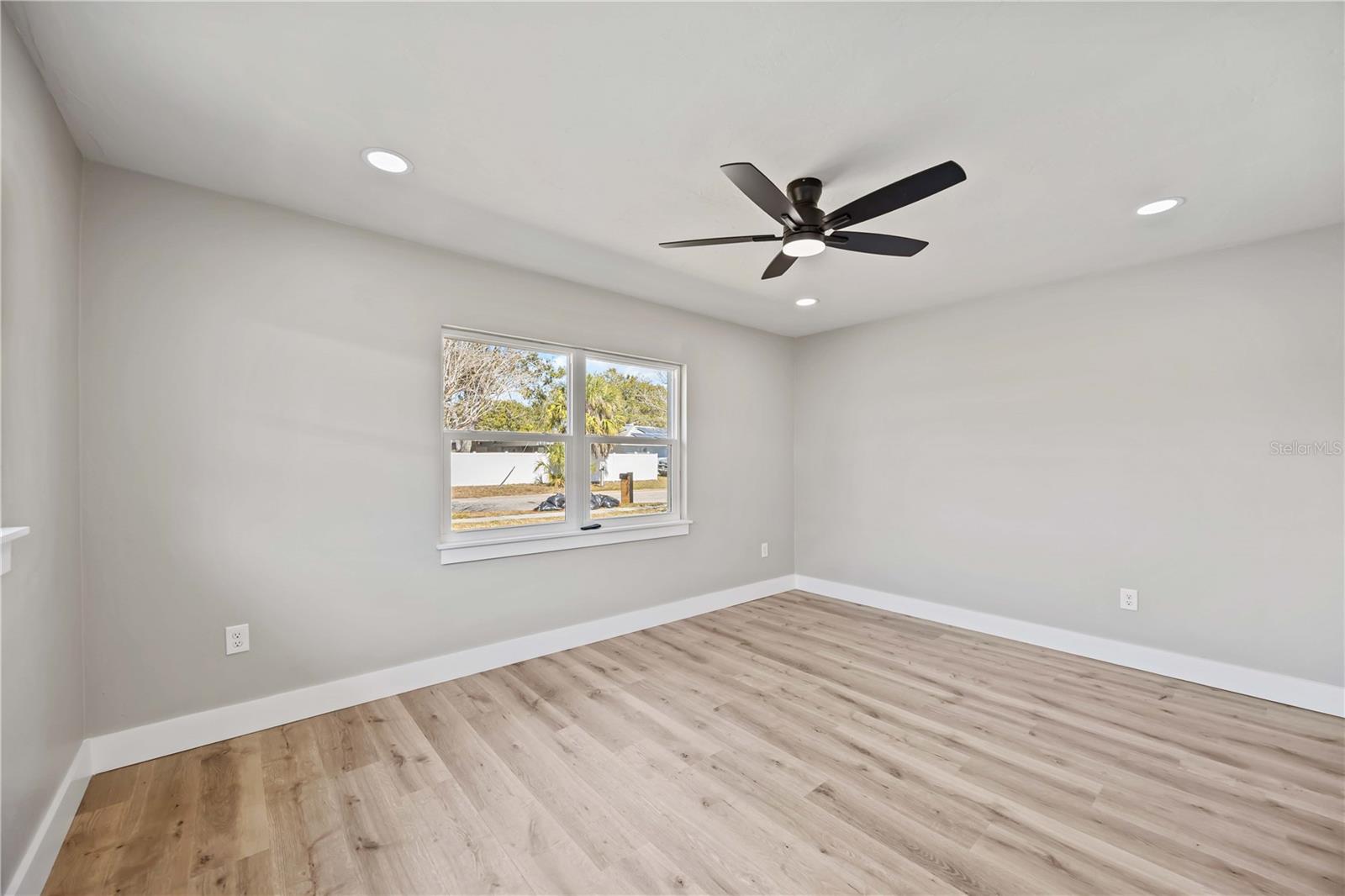 Image 35 of 44 For 2770 Wood Street