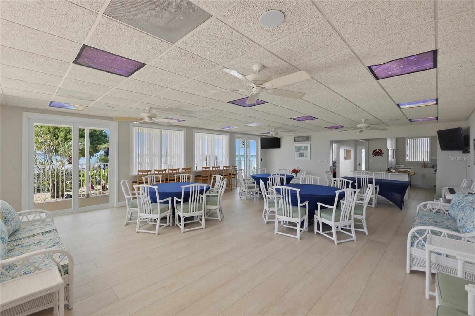 Image 28 of 55 For 765 John Ringling Boulevard 23