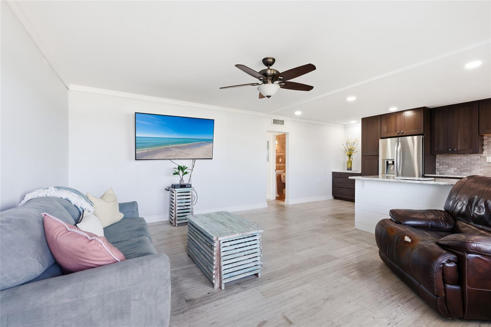 Image 4 of 55 For 765 John Ringling Boulevard 23