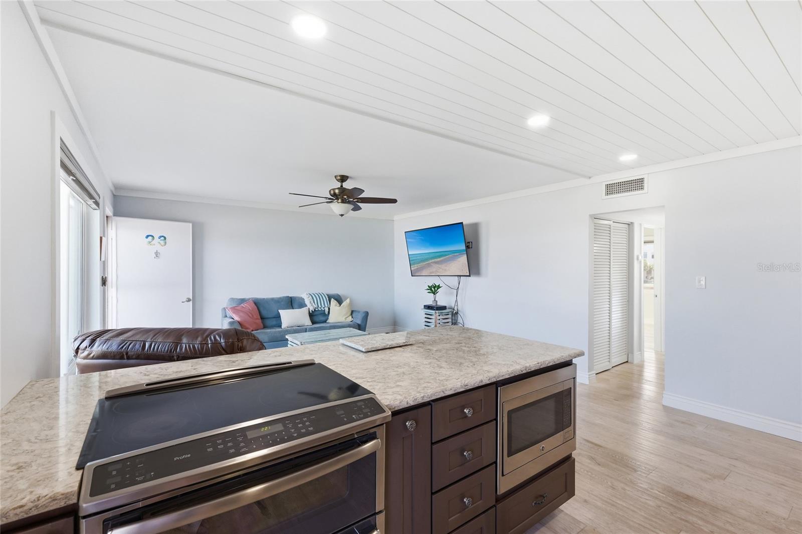 Image 9 of 55 For 765 John Ringling Boulevard 23