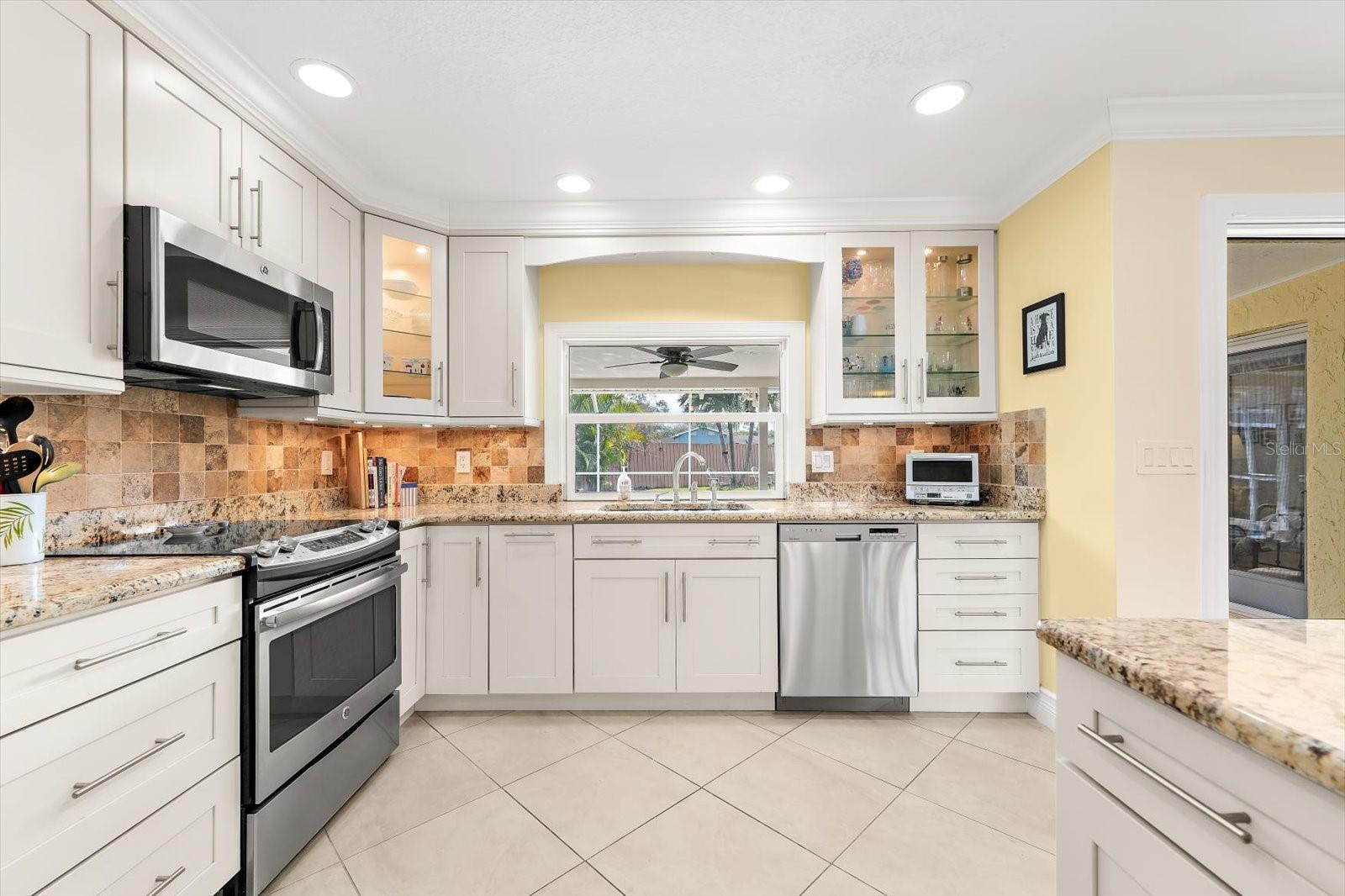 Image 14 of 55 For 5723 1st Avenue Drive W