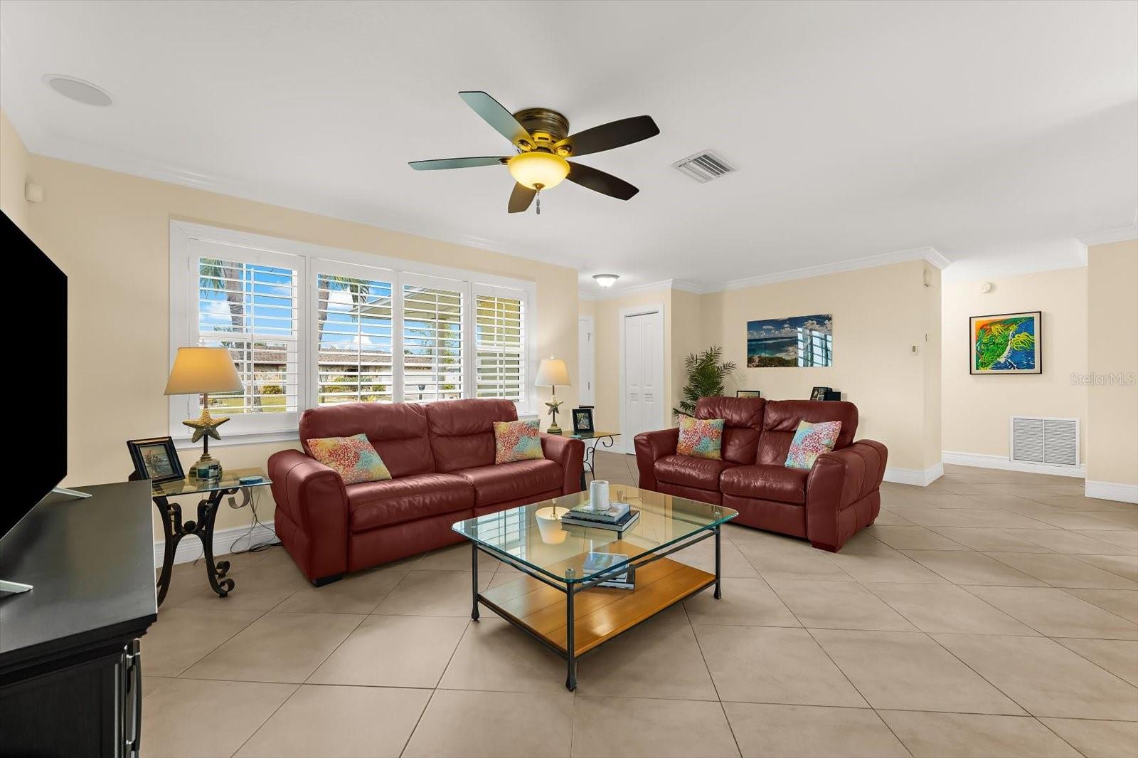 Image 6 of 55 For 5723 1st Avenue Drive W